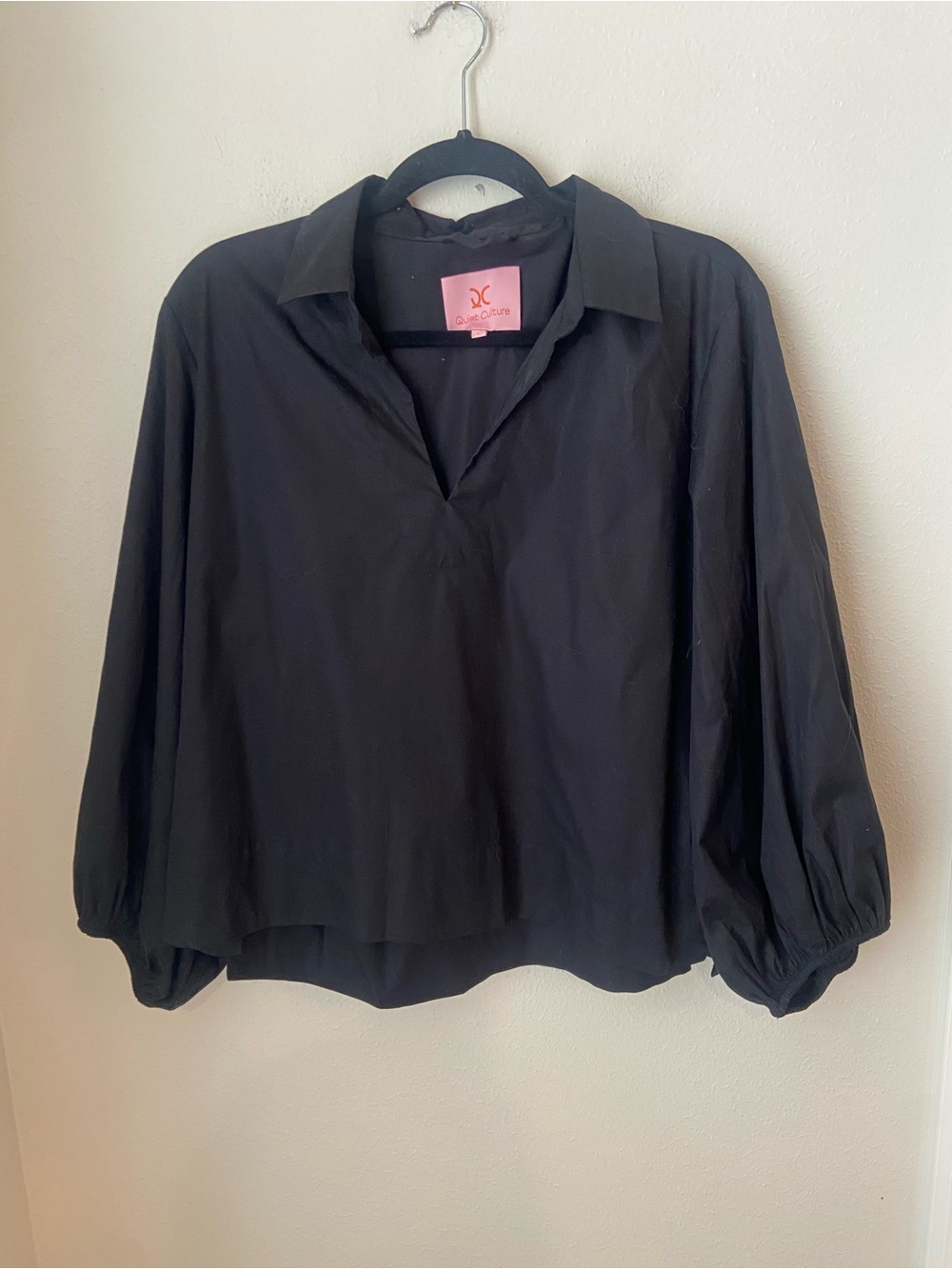 Quiet Culture Black Collared V-Neck Balloon Sleeve Top Large